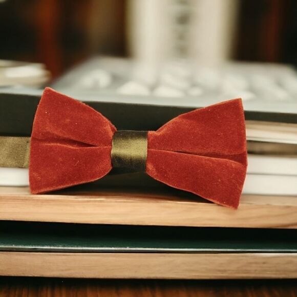 MEN'S ST. PATRICK 100% MICROFIBER BURGUNDY VELVET BOW TIE. VBBURG. - Picture 1 of 3